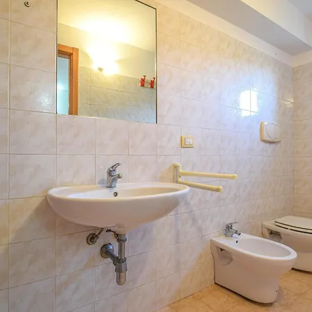 1 Bedroom Amazing In Appartamento *
